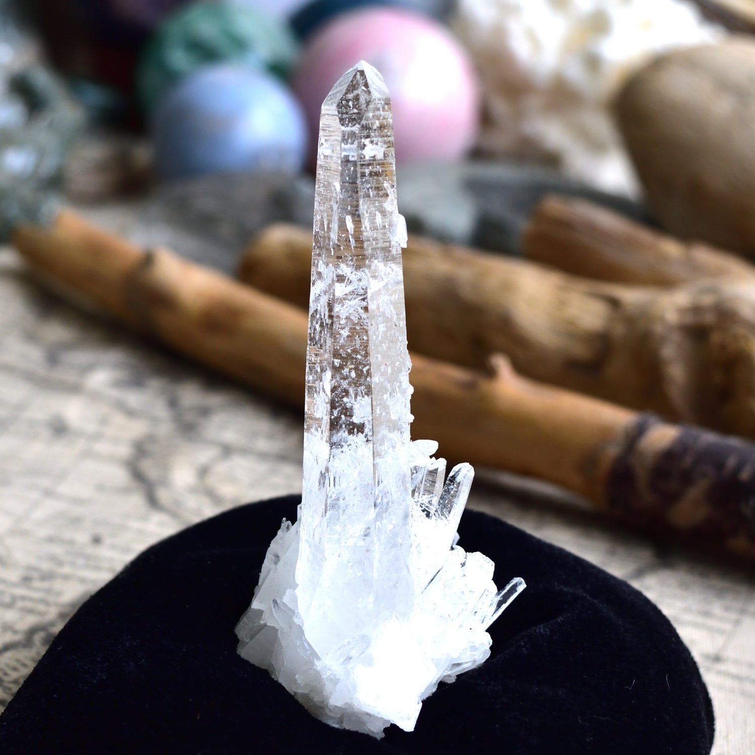 板谷水晶ポイント・クラスター　アバンダンス　バーナクル　シンギングクリスタル　産地証明書付　宮崎県西米良村板谷産　60g