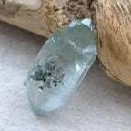 ヒマラヤ水晶　クローライト・イン・クォーツ　両剣水晶　ブリッジ　インド・マニハール産　50ｇ