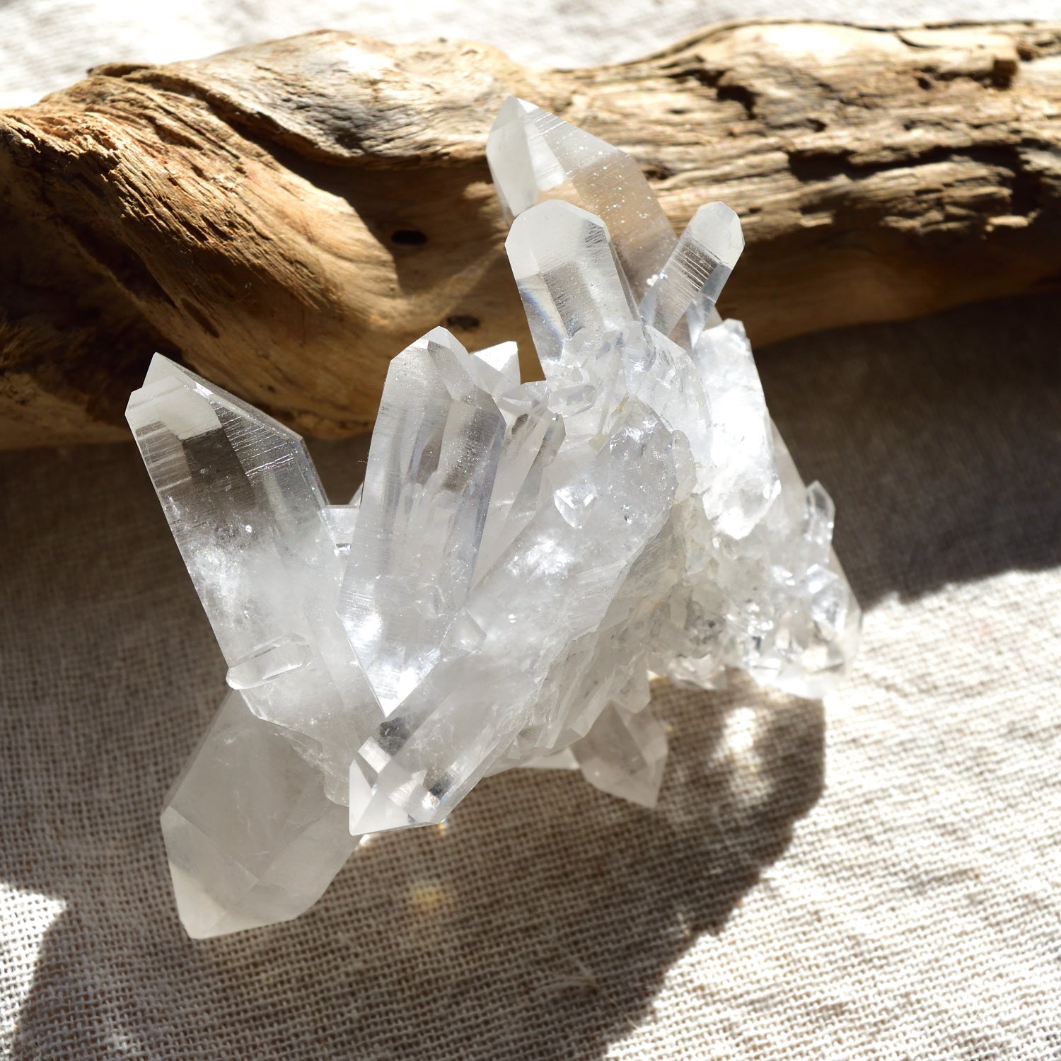 ★特選四石★浄化♢癒し♢破邪♢チャージ【クリスタルベッドNEWスペシャル】❤️ Crystal Insights – Cathedral Cave