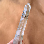 レーザークォーツ　シンギングクリスタル　クローライト　ブラジル・ディアマンティーナ産　139g