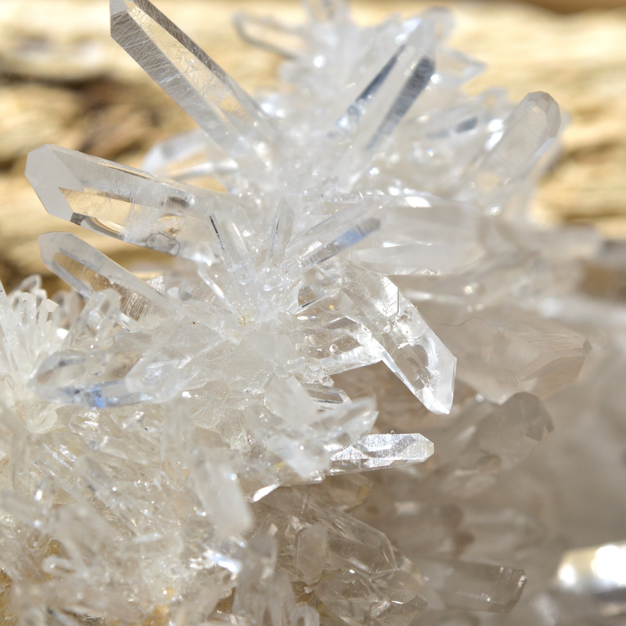 アーカンソー・クォーツ・クラスター　光のジェネレーター　両剣水晶　アメリカ・アーカンソー州産　150g