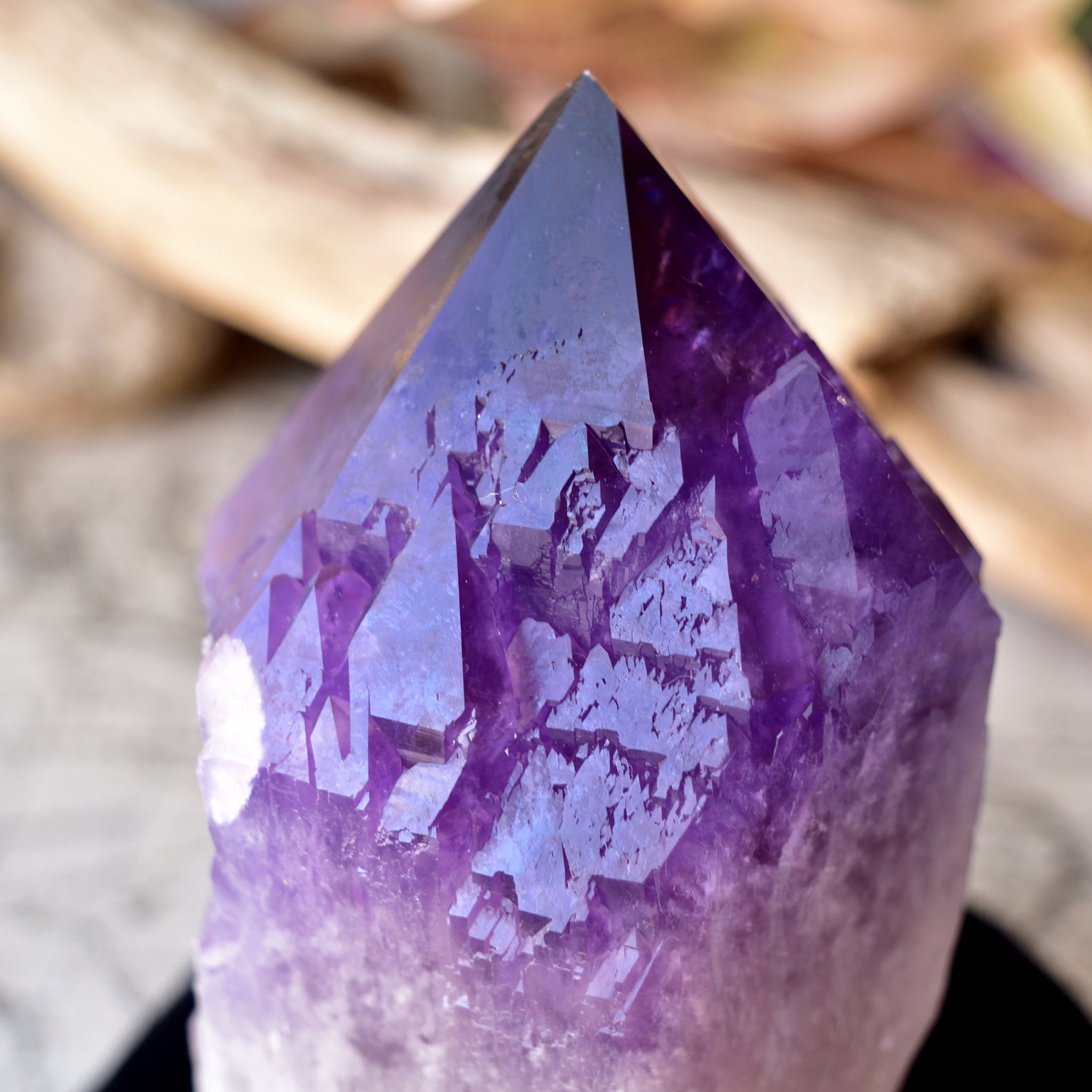 ボリビアン・アメジスト　Lemurian Violet Flame　イシス　ボリビア産　1.03kg