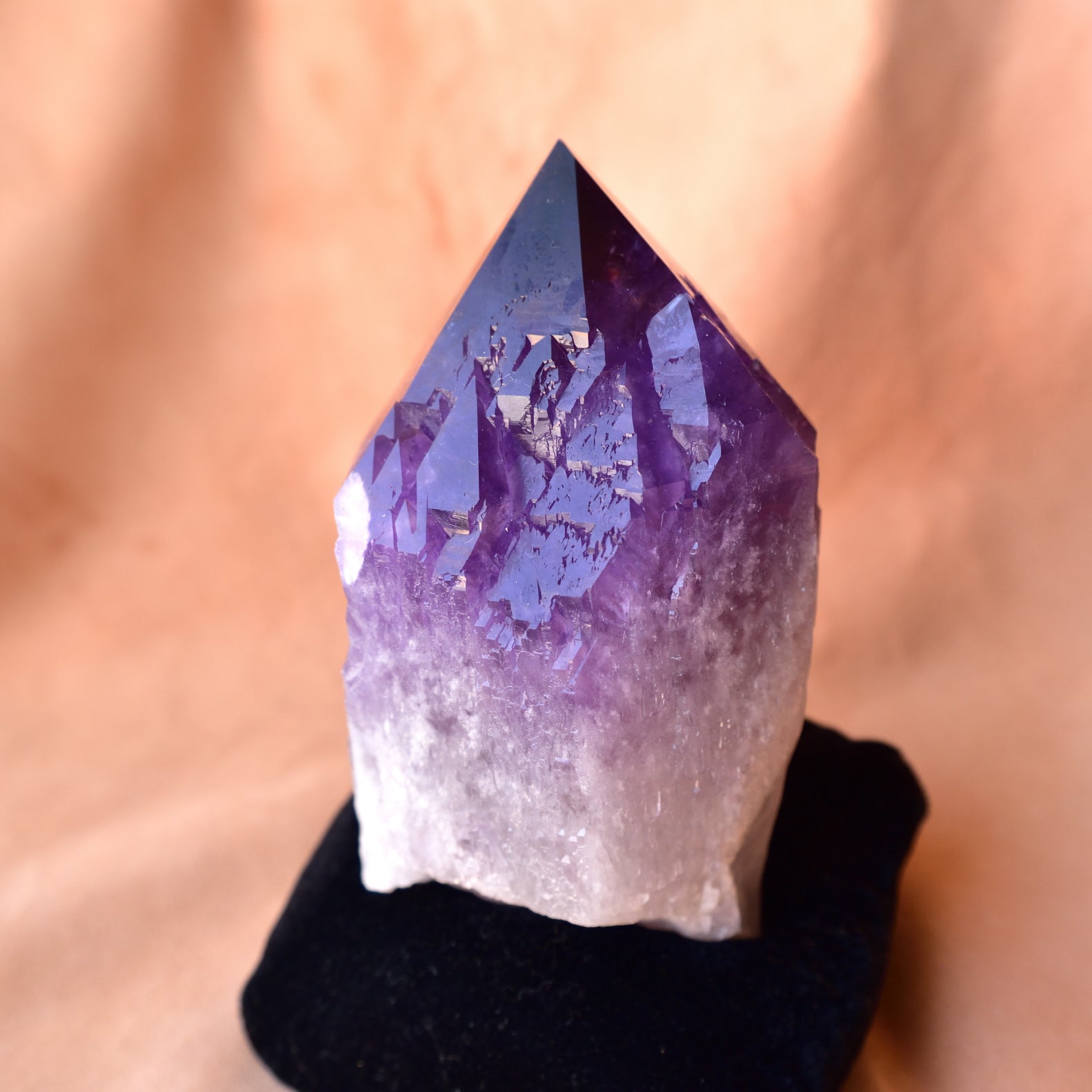 ボリビアン・アメジスト　Lemurian Violet Flame　イシス　ボリビア産　1.03kg