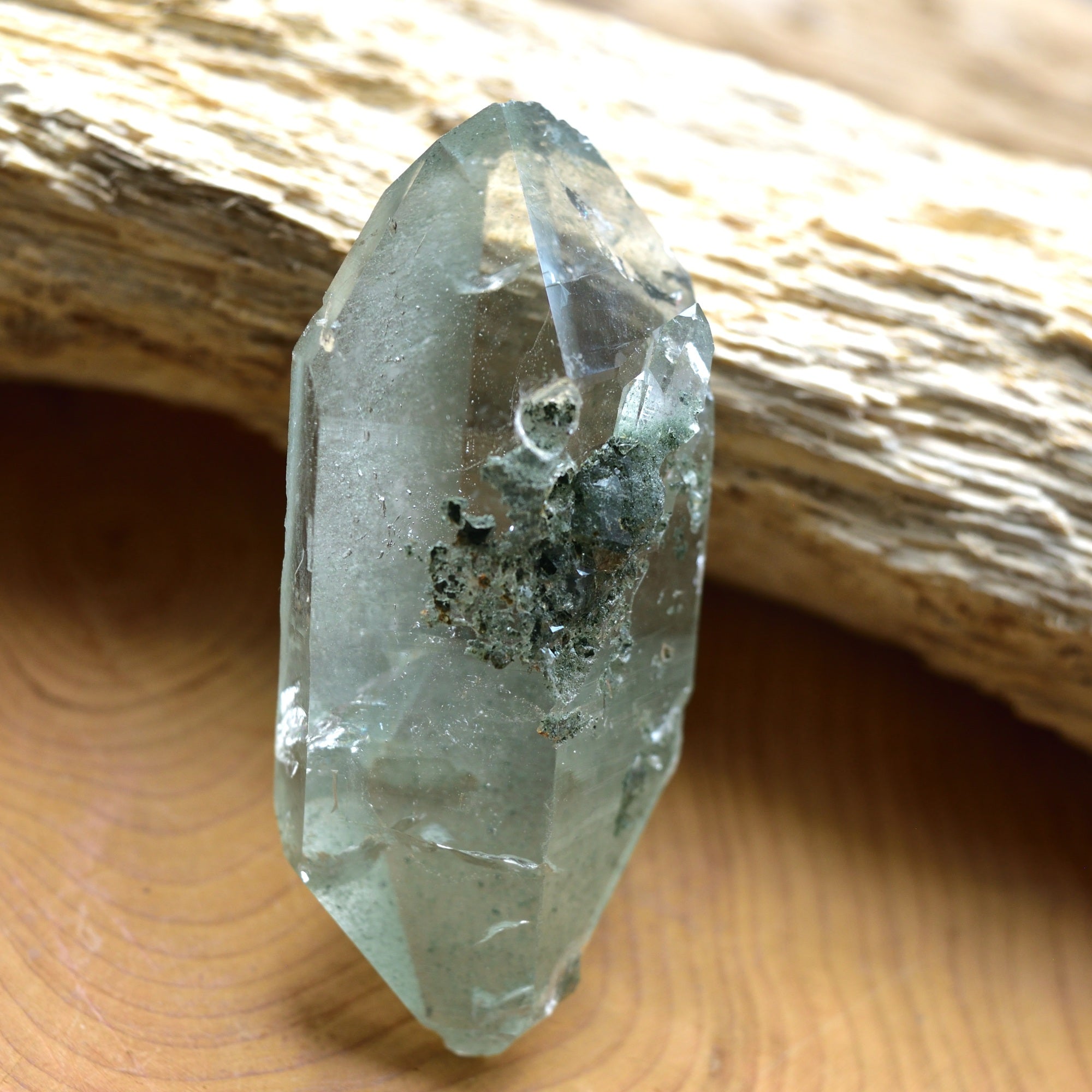 ヒマラヤ水晶　クローライト・イン・クォーツ　両剣水晶　ブリッジ　インド・マニハール産　50ｇ