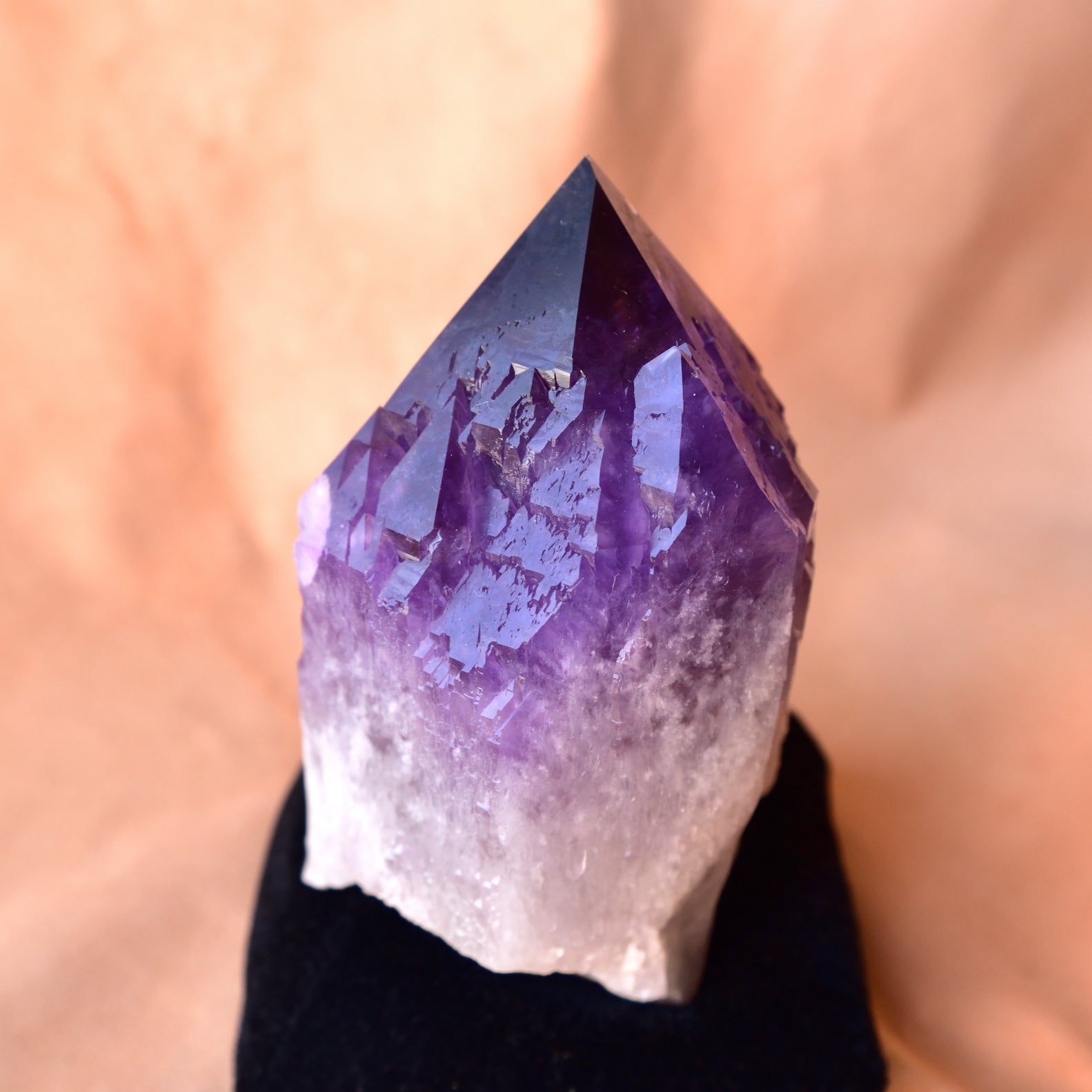 ボリビアン・アメジスト　Lemurian Violet Flame　イシス　ボリビア産　1.03kg