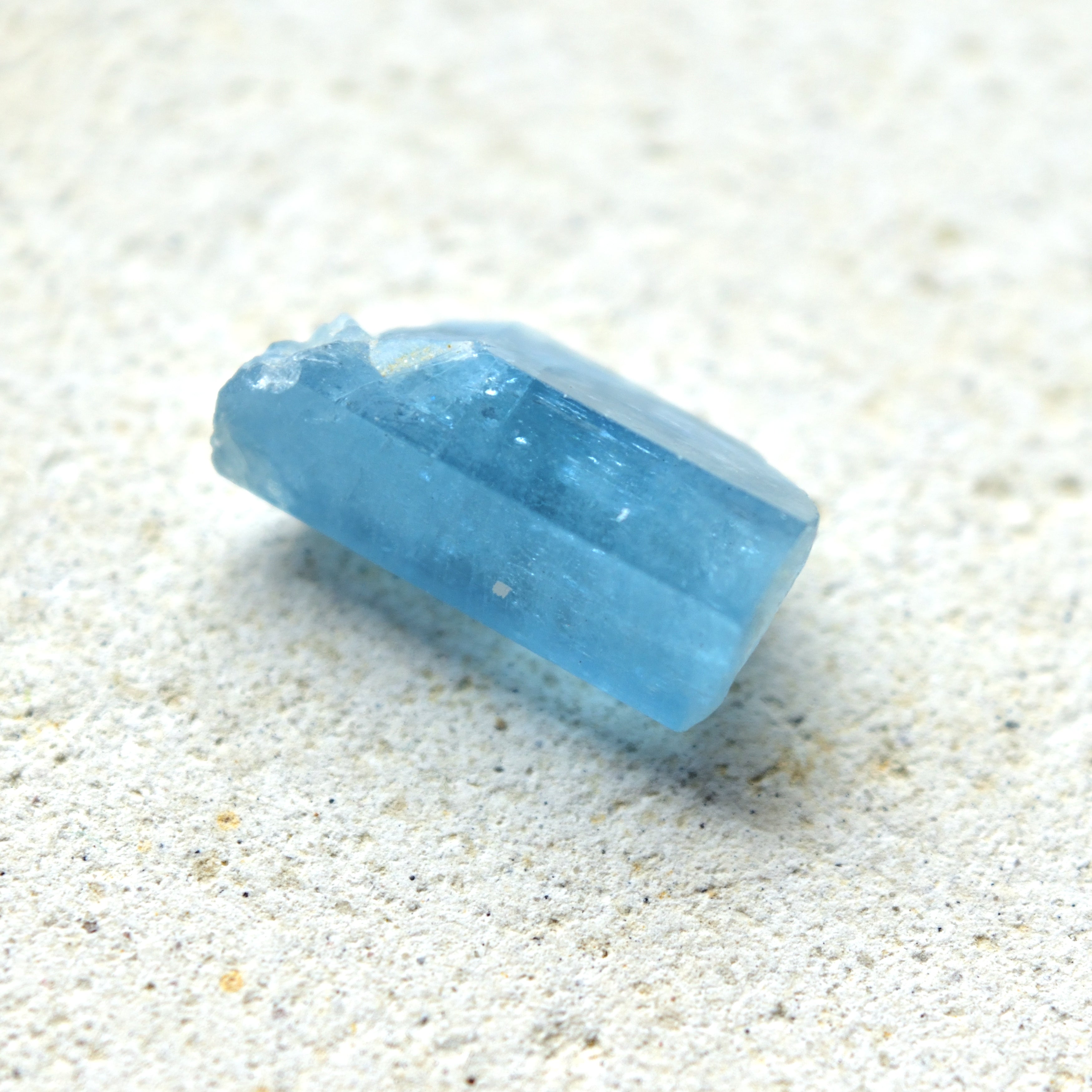 アクアマリン結晶　Cerulean Blue　ベトナム産　7.5cts.