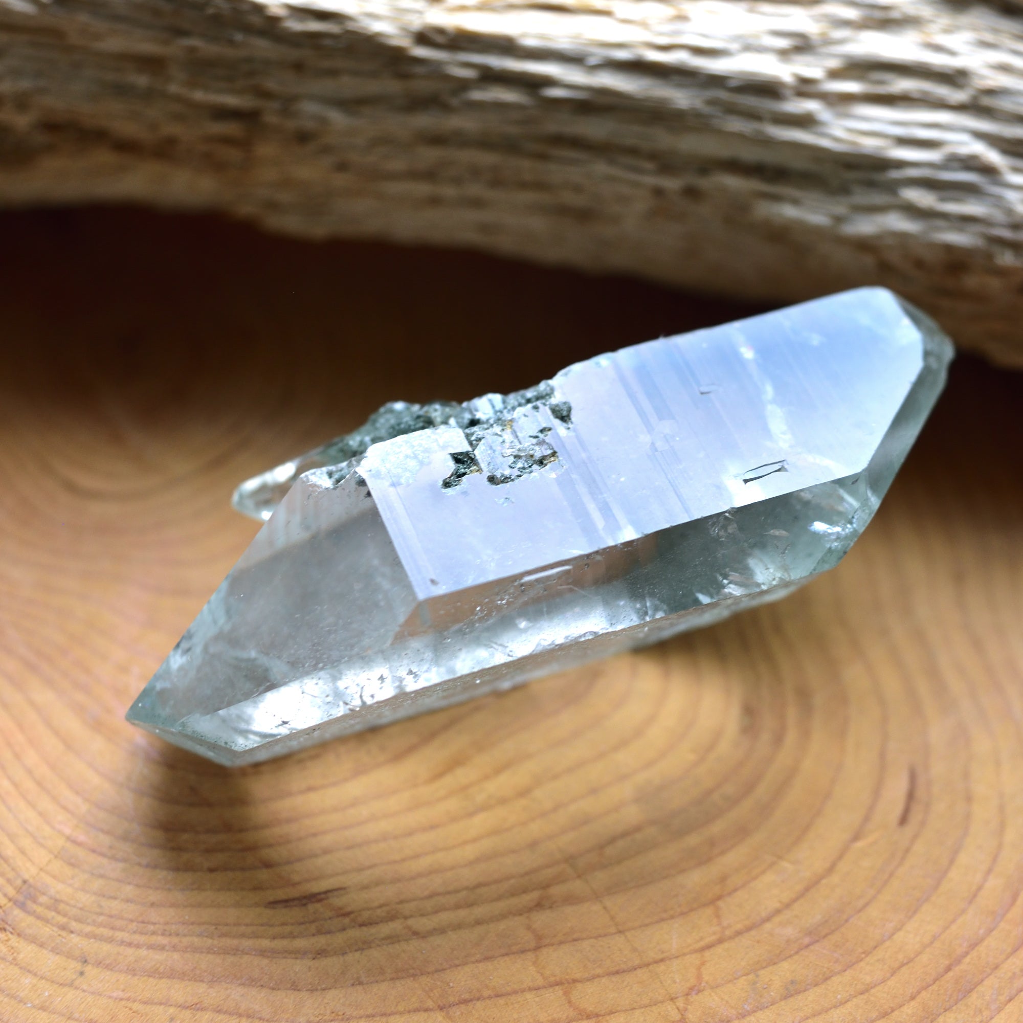 ヒマラヤ水晶　クローライト・イン・クォーツ　両剣水晶　ブリッジ　インド・マニハール産　50ｇ
