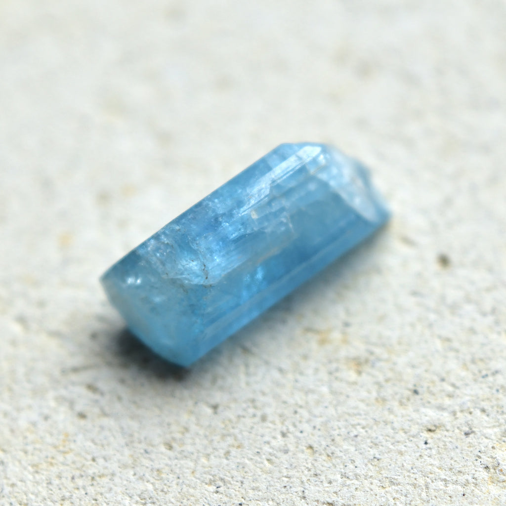 アクアマリン結晶　Cerulean Blue　ベトナム産　7.5cts.