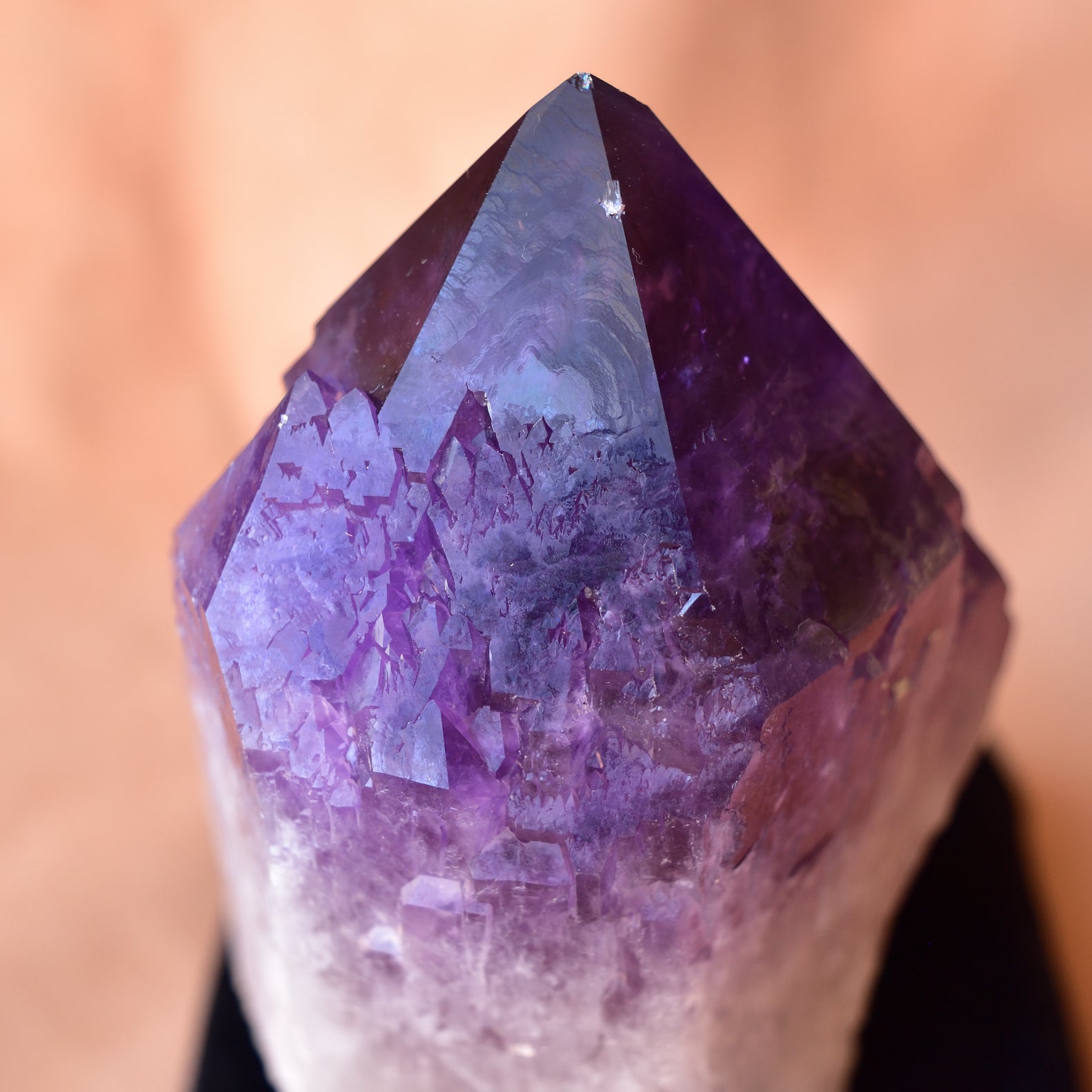 ボリビアン・アメジスト　Lemurian Violet Flame　イシス　ボリビア産　1.03kg