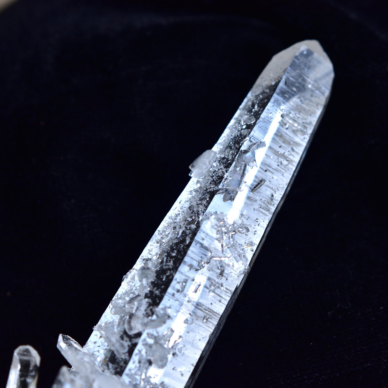 Itaya Quartz - Abundance - Barnacle - Singing Crystal - Certified Origin - Itaya, Nishimera Village, Miyazaki, Japan - 60g Quartz Cluster
