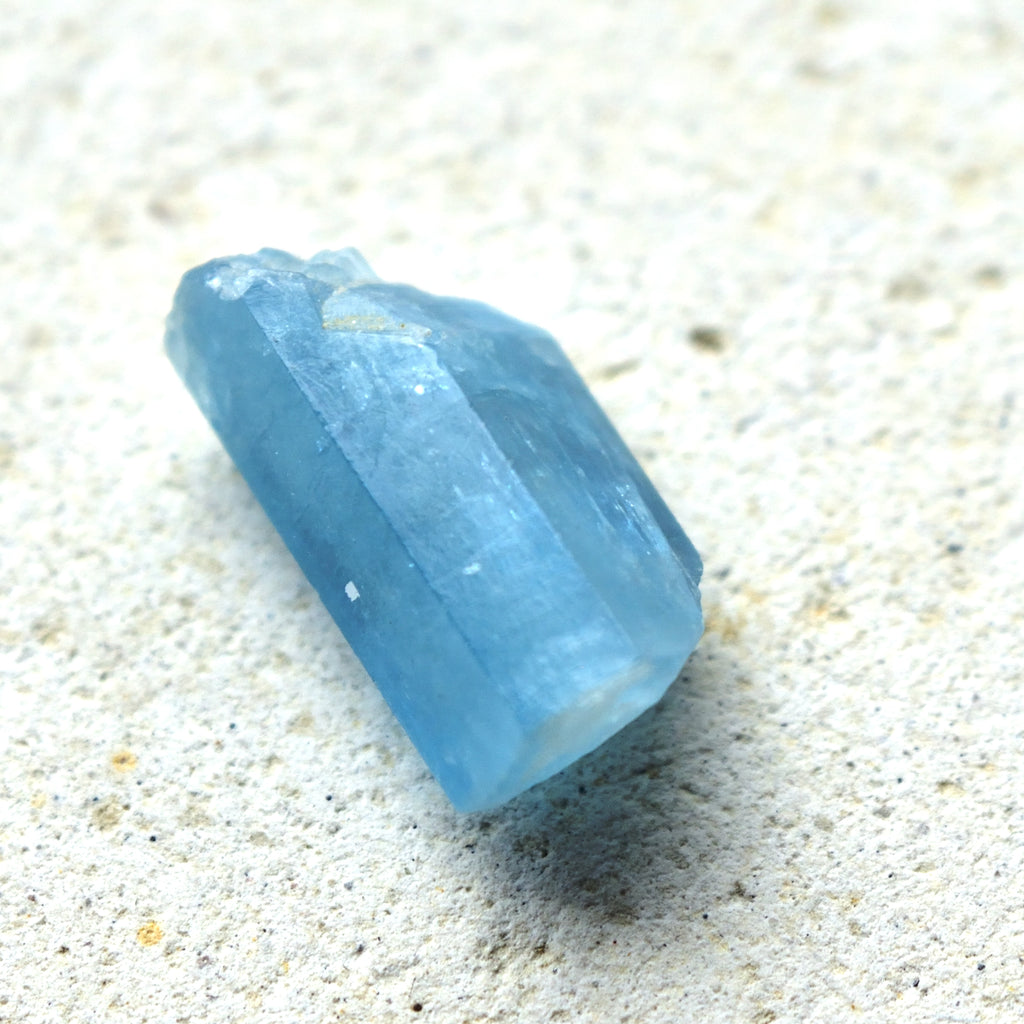 アクアマリン結晶　Cerulean Blue　ベトナム産　7.5cts.
