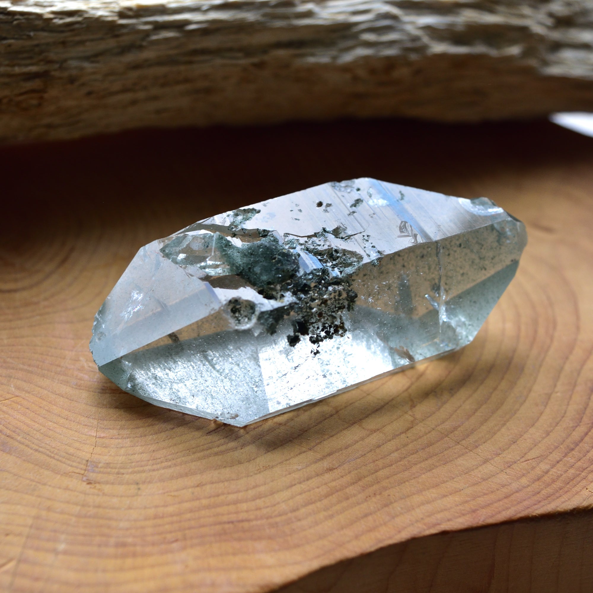 ヒマラヤ水晶　クローライト・イン・クォーツ　両剣水晶　ブリッジ　インド・マニハール産　50ｇ