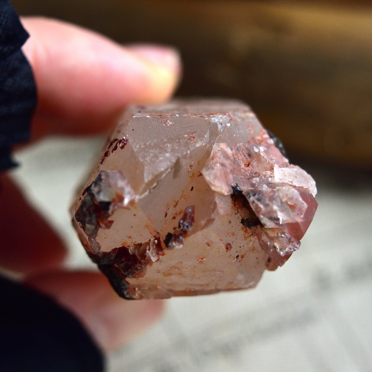 Shrine Quartz　シュライン・クォーツ　タントリック・ツイン　ファントム　ヘマタイト　ブラジル・パラ州産　100ｇ