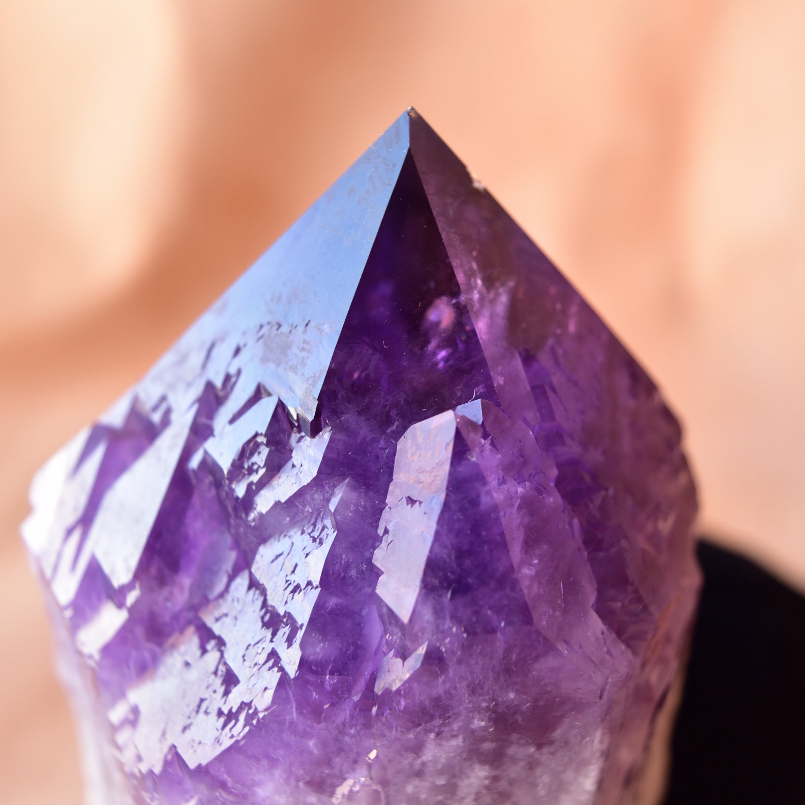 ボリビアン・アメジスト　Lemurian Violet Flame　イシス　ボリビア産　1.03kg