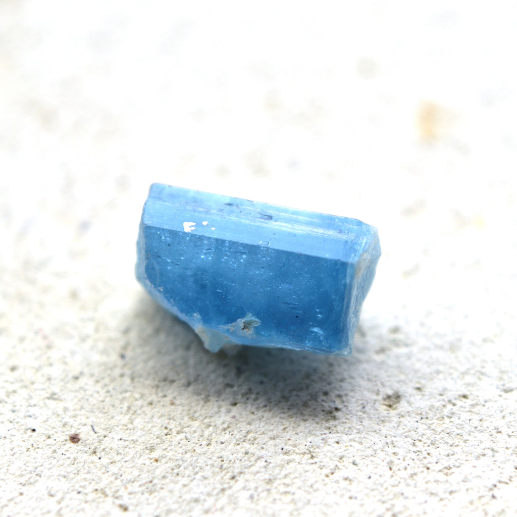 アクアマリン結晶　Abyss Blue　ベトナム産　9.5cts.