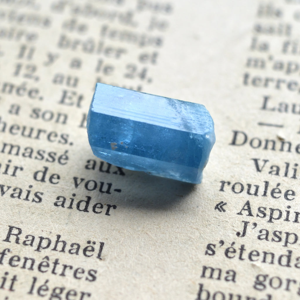 アクアマリン結晶　Abyss Blue　ベトナム産　9.5cts.