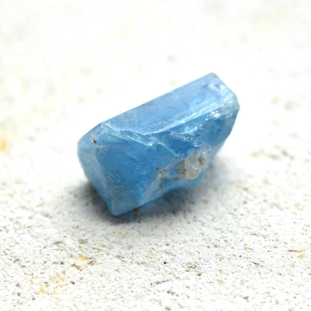 アクアマリン結晶　Abyss Blue　ベトナム産　9.5cts.