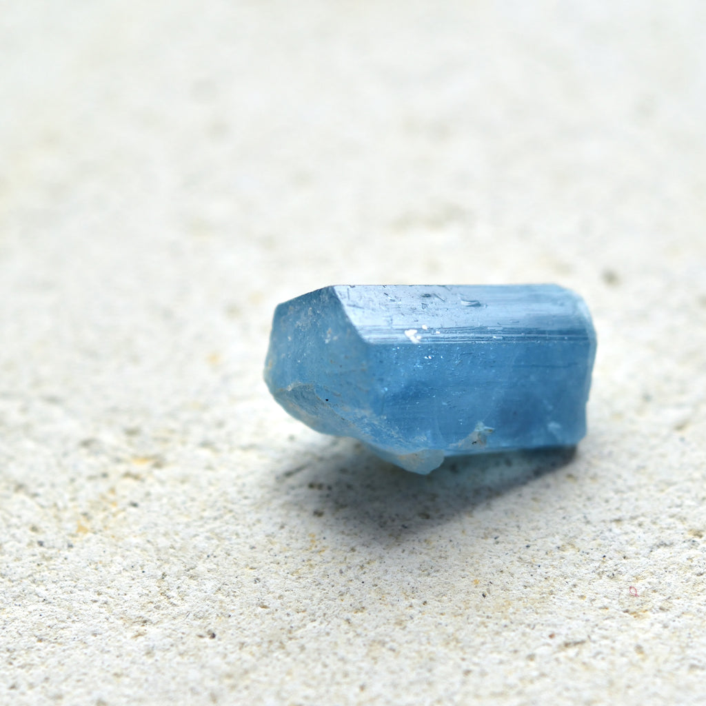 アクアマリン結晶　Abyss Blue　ベトナム産　9.5cts.