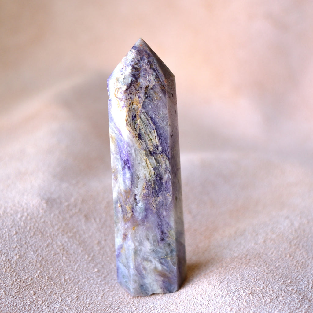 ティファニーストーン・ポイント　紫の洞窟　アメリカ・ユタ州産　89g