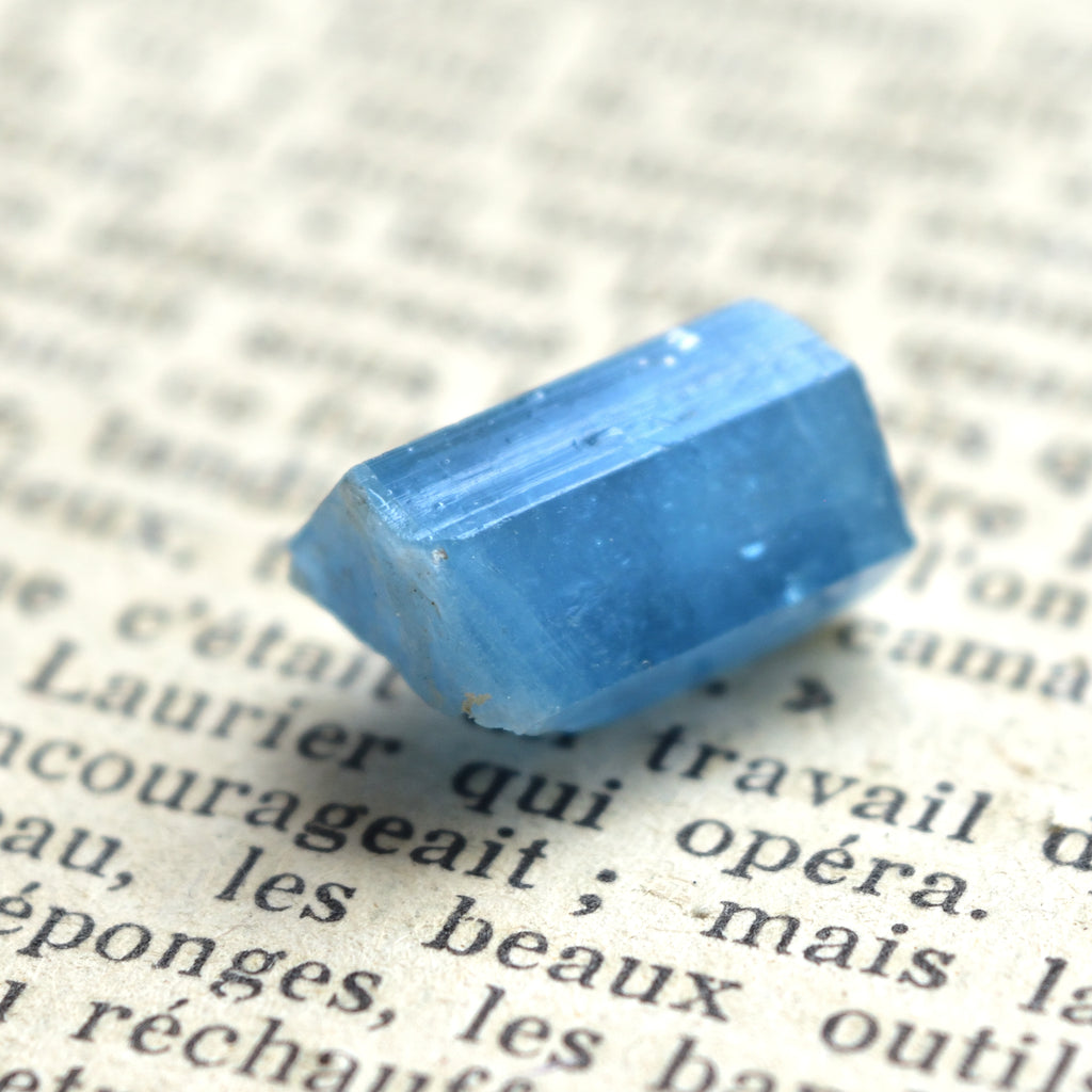 アクアマリン結晶　Abyss Blue　ベトナム産　9.5cts.