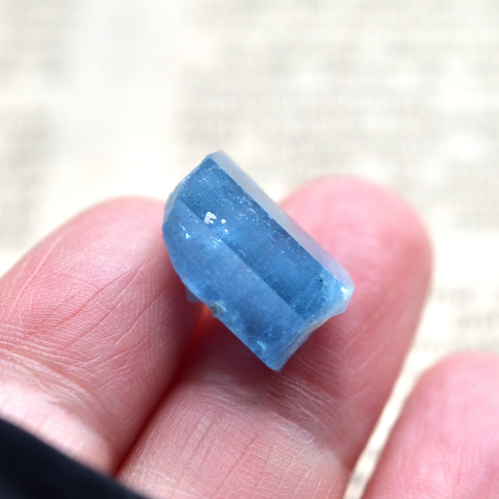 アクアマリン結晶　Abyss Blue　ベトナム産　9.5cts.