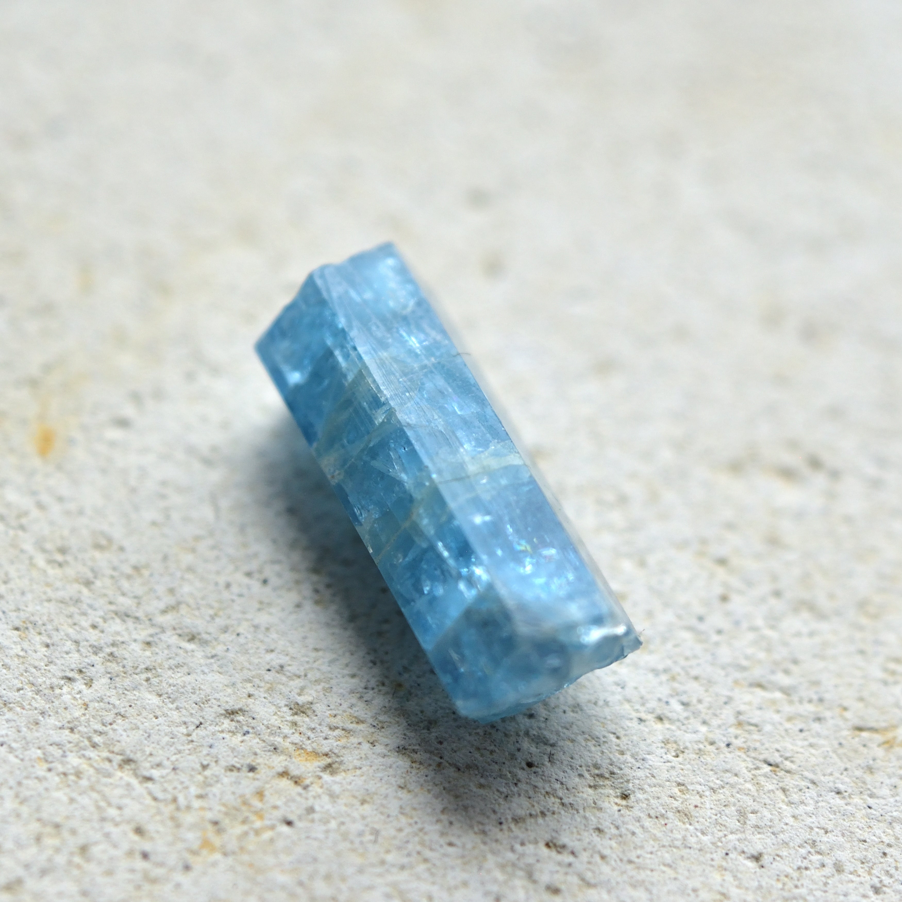 アクアマリン結晶　Cerulean Blue　ベトナム産　9cts.
