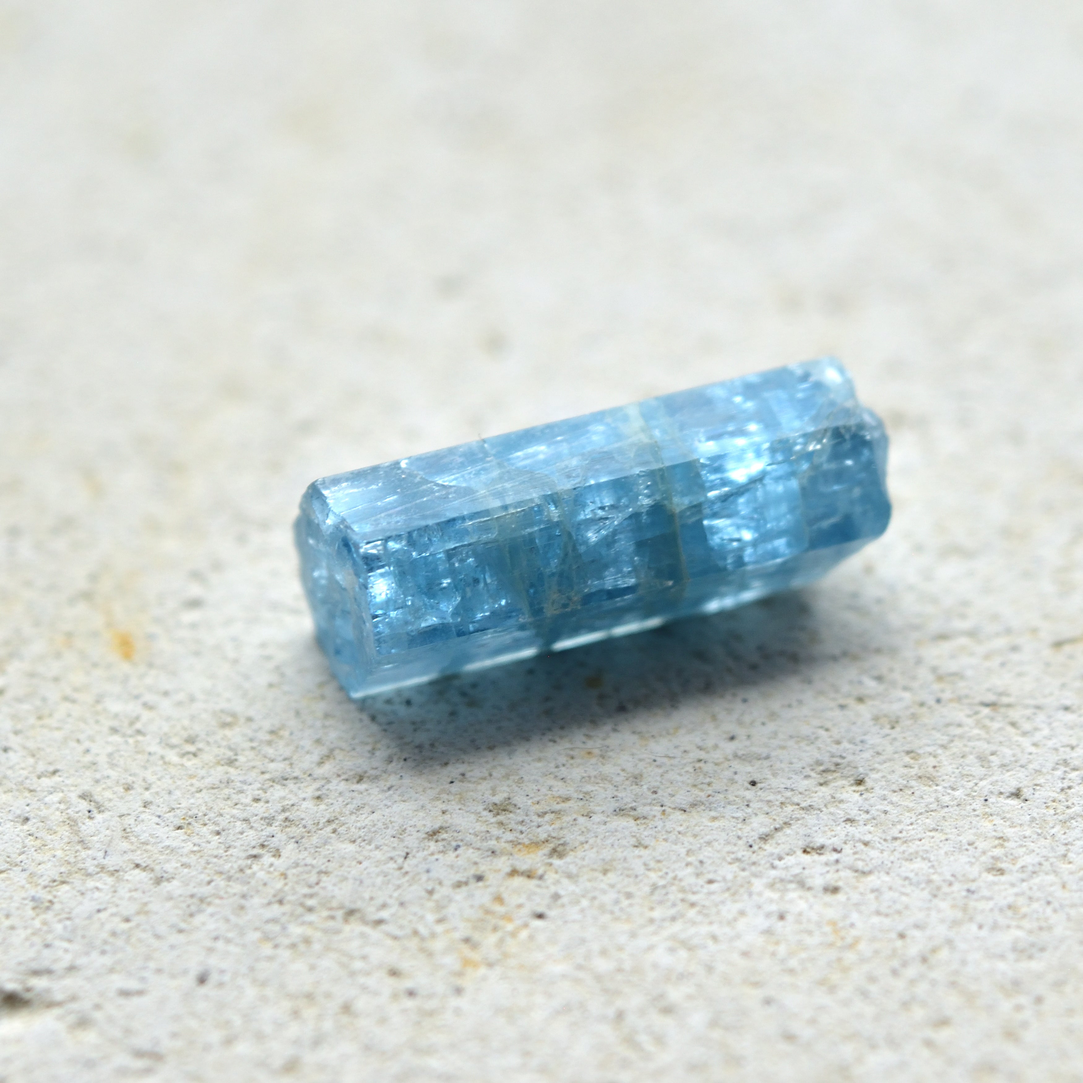 アクアマリン結晶　Cerulean Blue　ベトナム産　9cts.
