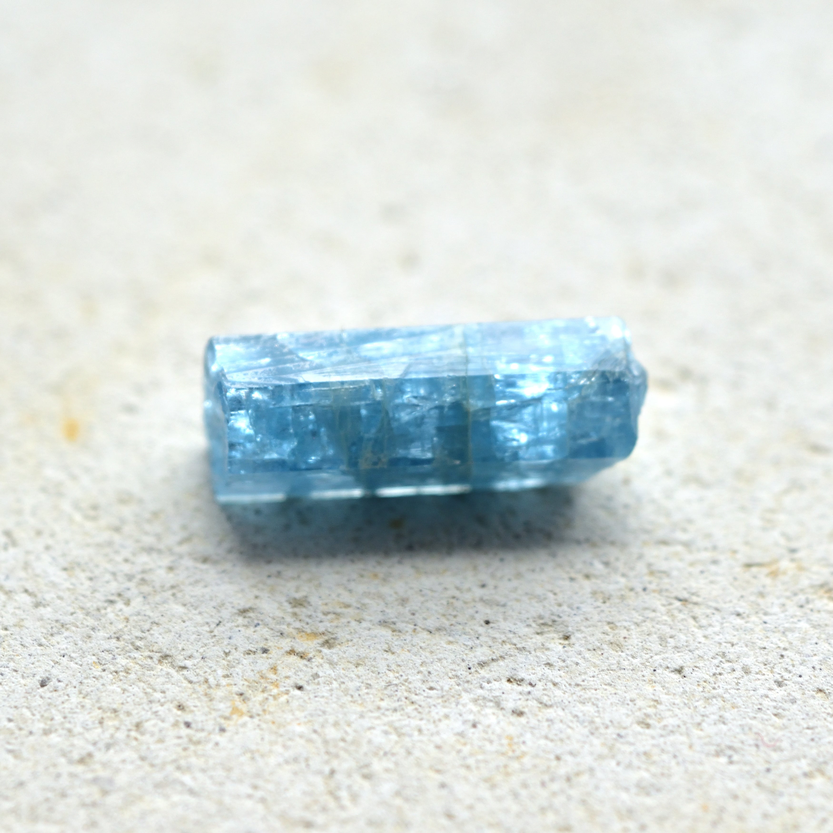 アクアマリン結晶　Cerulean Blue　ベトナム産　9cts.