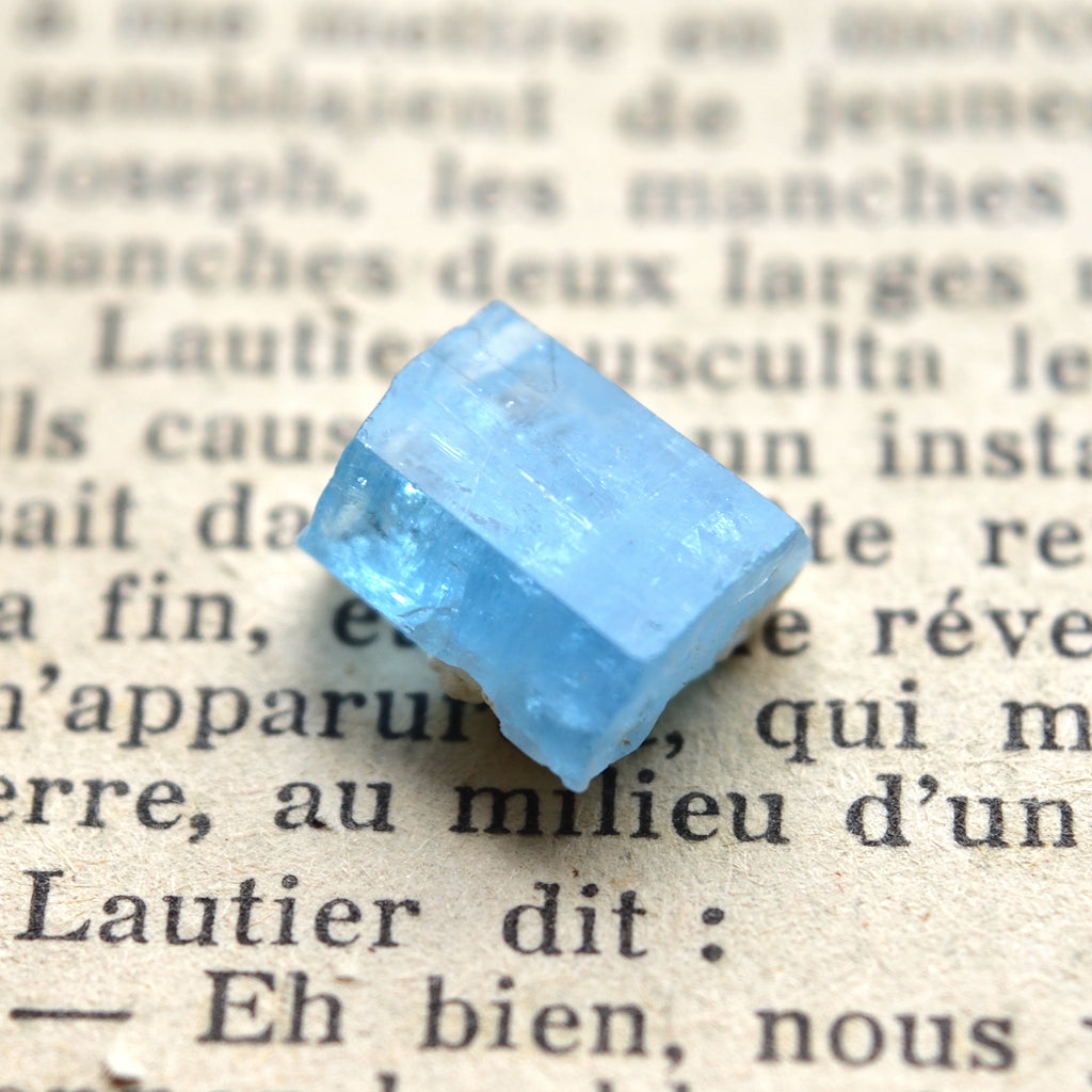 アクアマリン結晶　Cerulean Blue　ベトナム産　6.5cts.