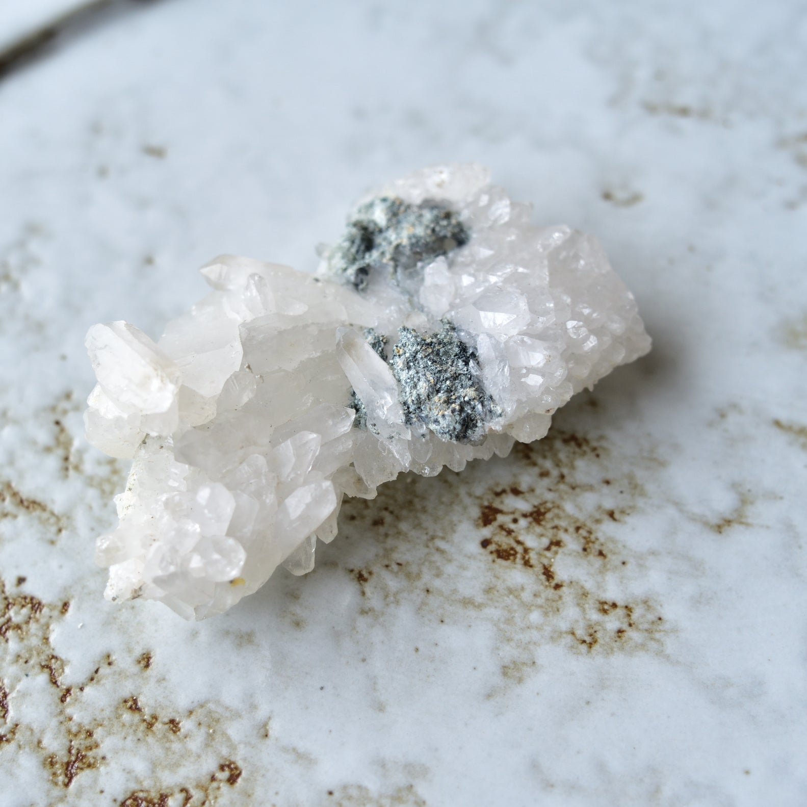 White Kailash Quartz Crystal Cluster - Chlorite - Singing - Himalayan Quartz - Mt. Kailash, Tibet - 51g