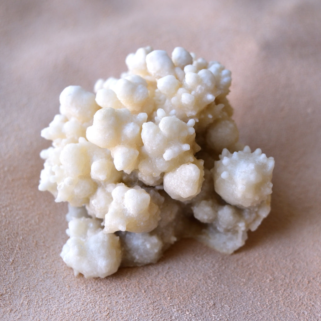 フラワー・カルサイト　ホワイトカルサイト・クラスター　中国雲南省産　301g