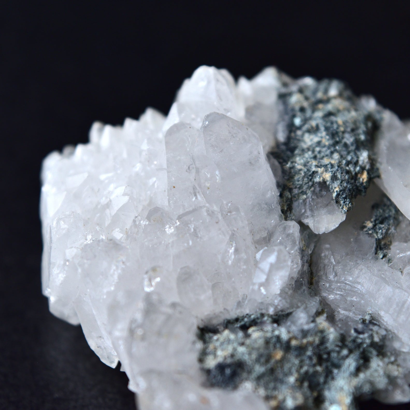 White Kailash Quartz Crystal Cluster - Chlorite - Singing - Himalayan Quartz - Mt. Kailash, Tibet - 51g