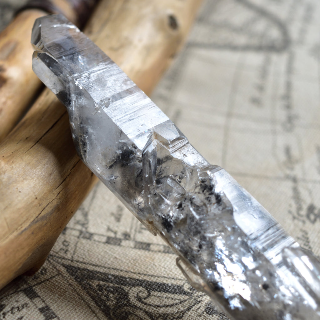 チベタン・クォーツ　両剣水晶　シンギングクリスタル　ファントム　”陰陽”　チベット産　81g
