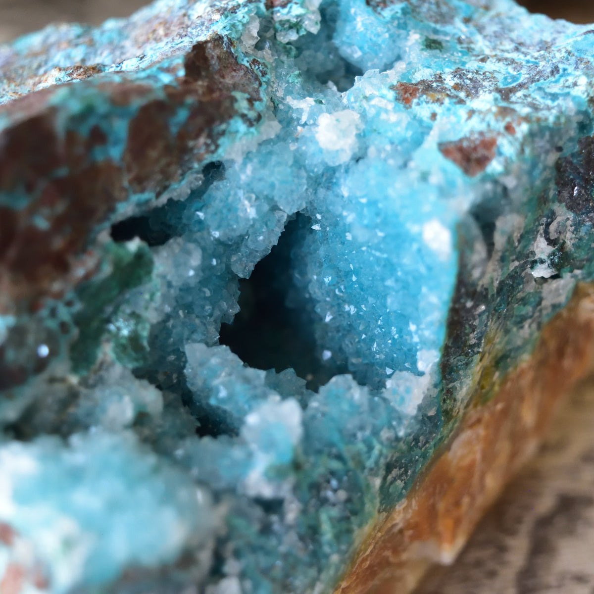 Gem Silica - Druzy Big Rough - "Blue Spring" - Peru - 522g