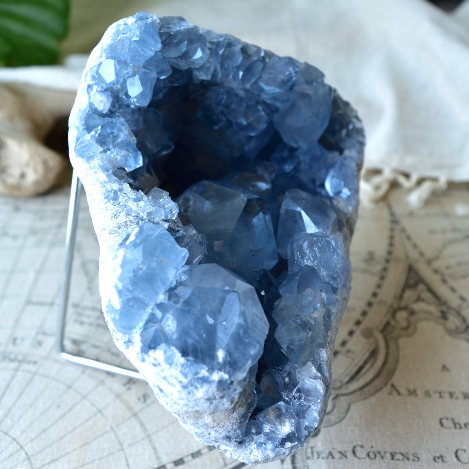 セレスタイト・クラスター・ジオード　Blue Cave　マダガスカル産　3.2kg