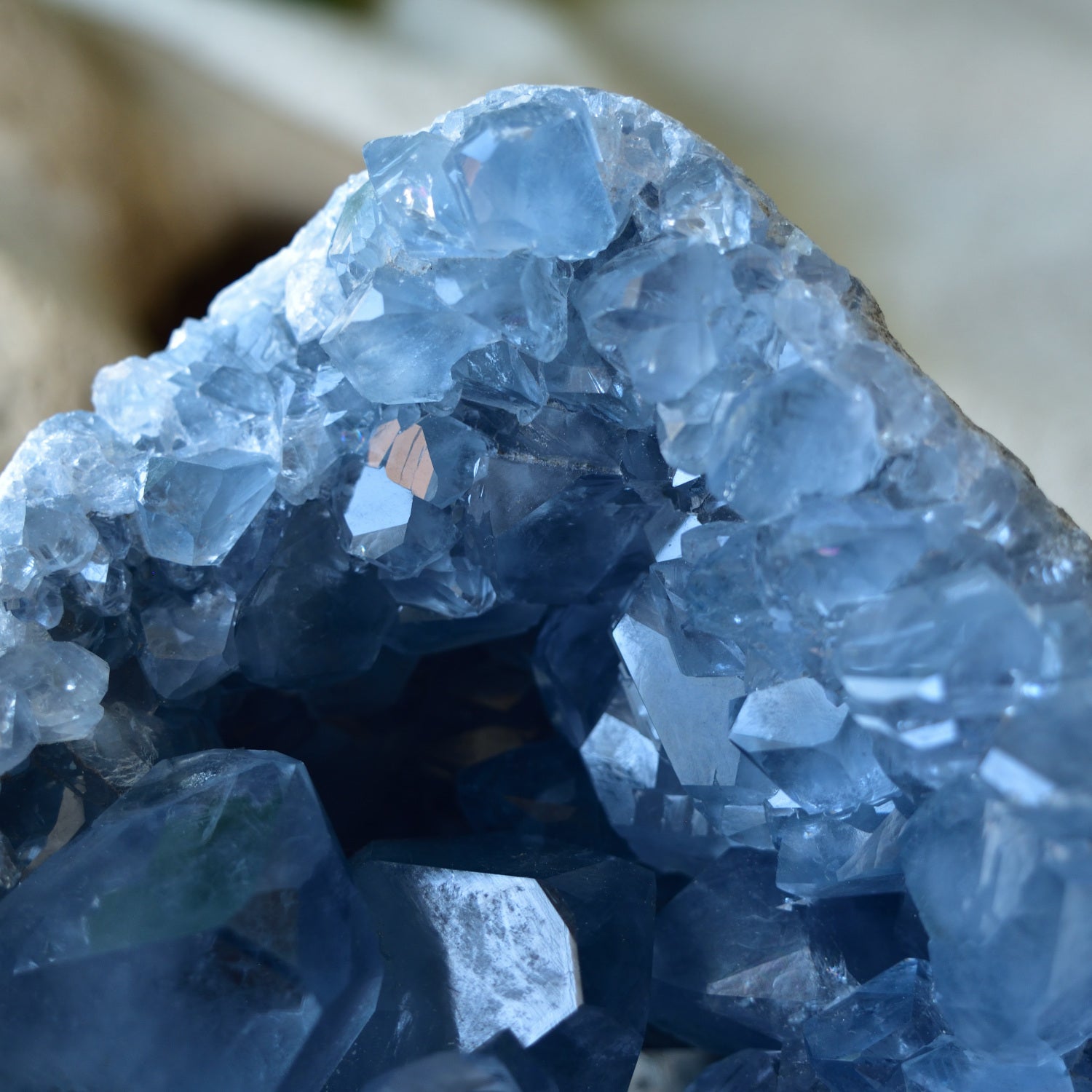 セレスタイト・クラスター・ジオード　Blue Cave　マダガスカル産　3.2kg