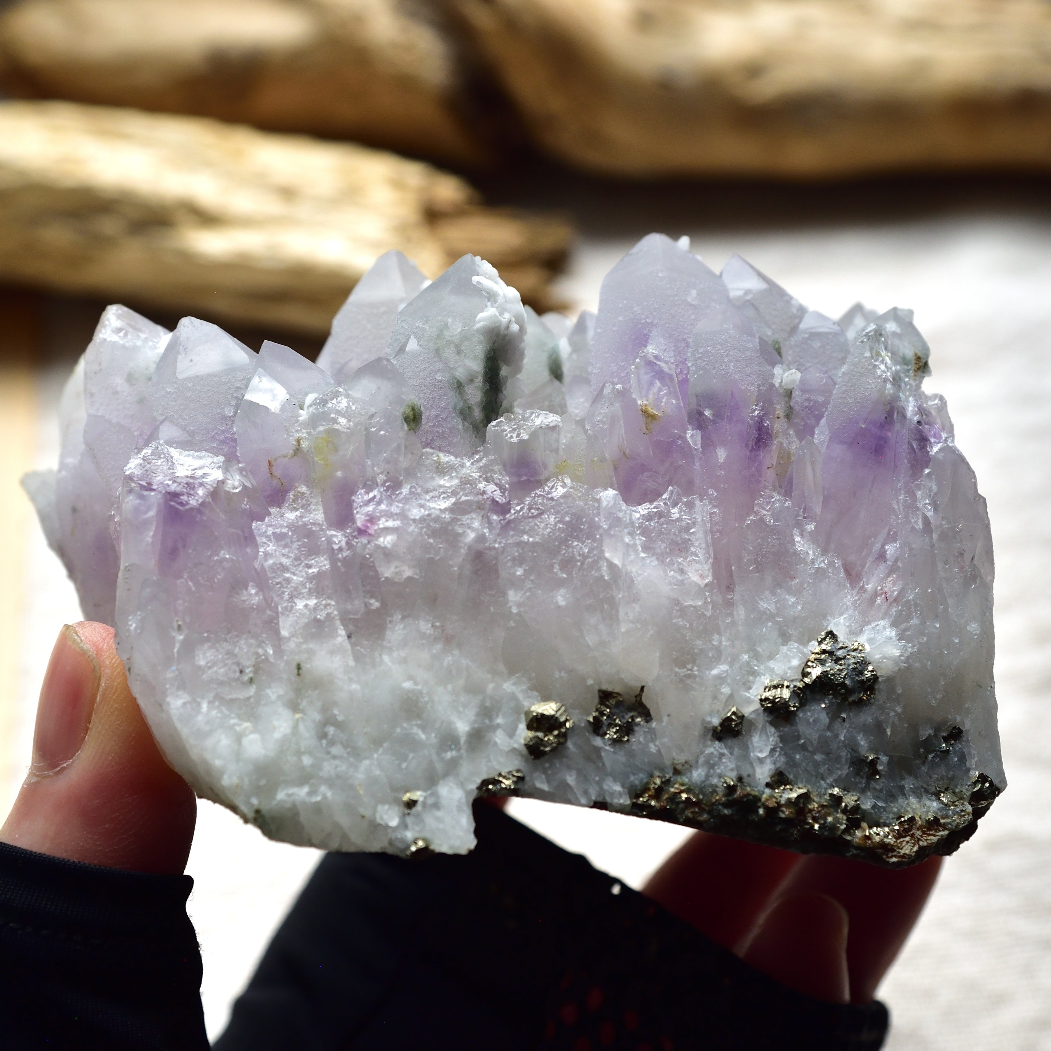 アイシー・ファントム・アメジスト・クラスター　パイライト　”シリウスの森”　ブルガリア産　550ｇ