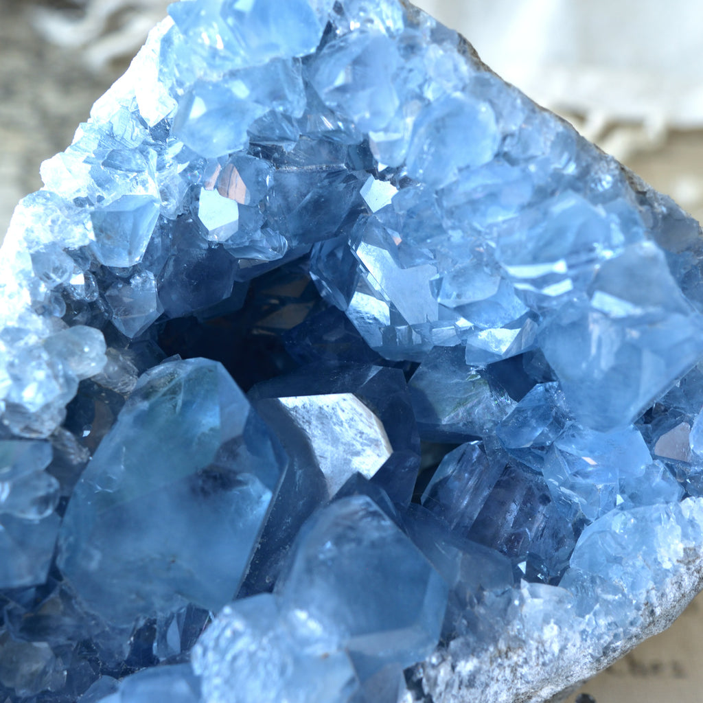 セレスタイト・クラスター・ジオード　Blue Cave　マダガスカル産　3.2kg