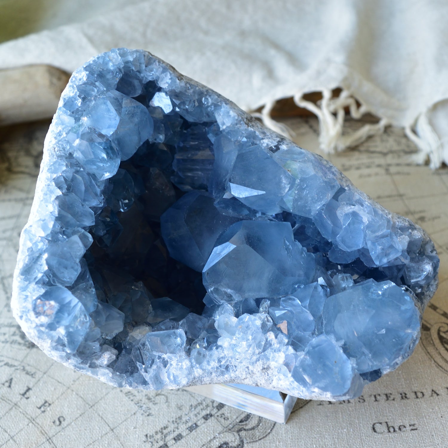 セレスタイト・クラスター・ジオード　Blue Cave　マダガスカル産　3.2kg