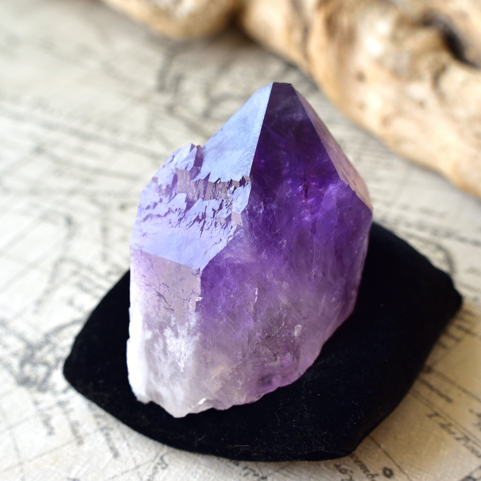 ボリビアン・アメジスト　Lemurian Violet Flame　イシス　ボリビア産　457ｇ
