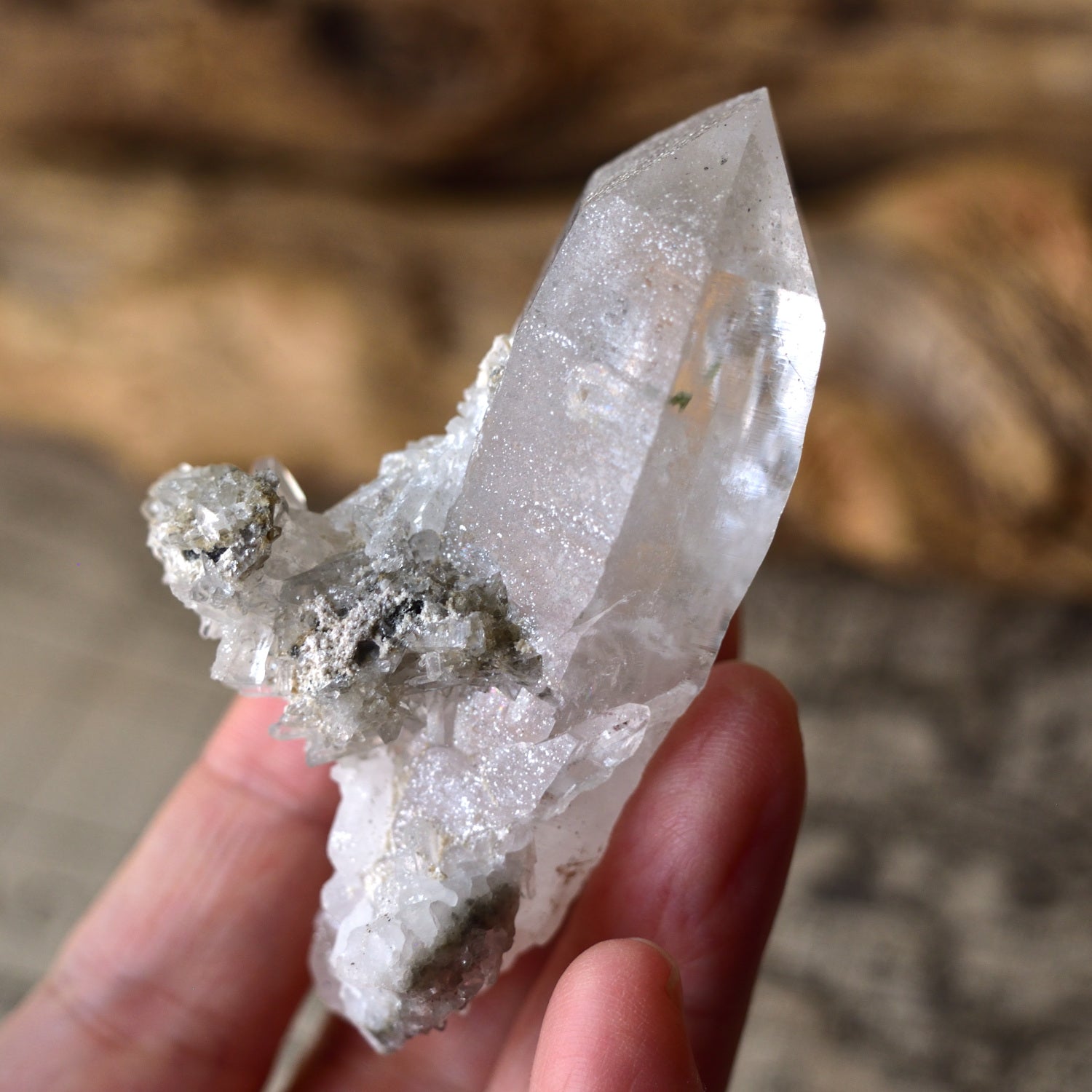 高千穂岩戸水晶　貫入　ブリッジ　クローライト・イン・クォーツ　曲がり水晶　産地証明書付　宮崎県高千穂町産　73.5g