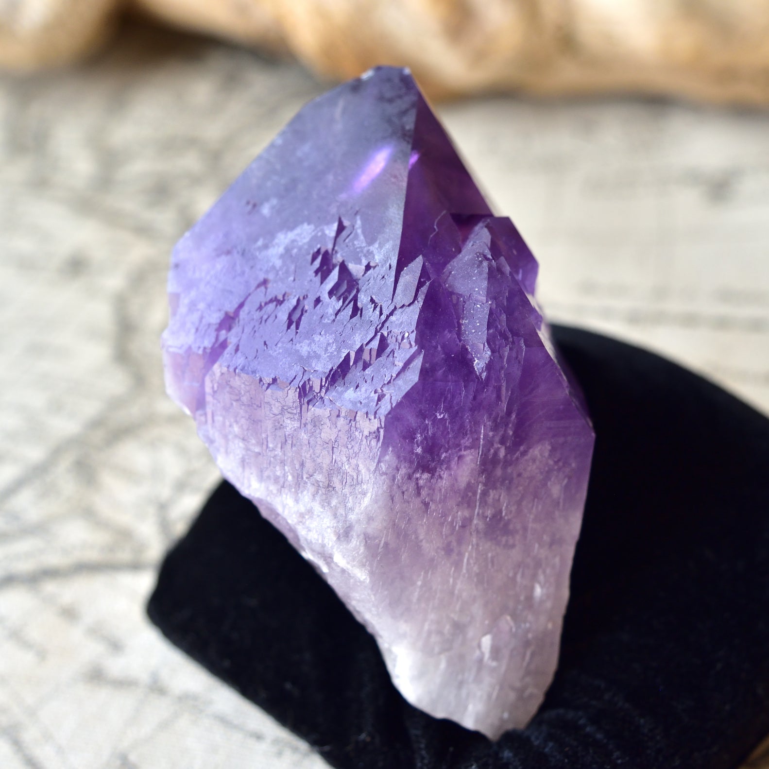 ボリビアン・アメジスト　Lemurian Violet Flame　イシス　ボリビア産　457ｇ