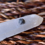 カルサイト・イン・クォーツ　ヘマタイト　Protective Channeling Wand　内モンゴル産　40g