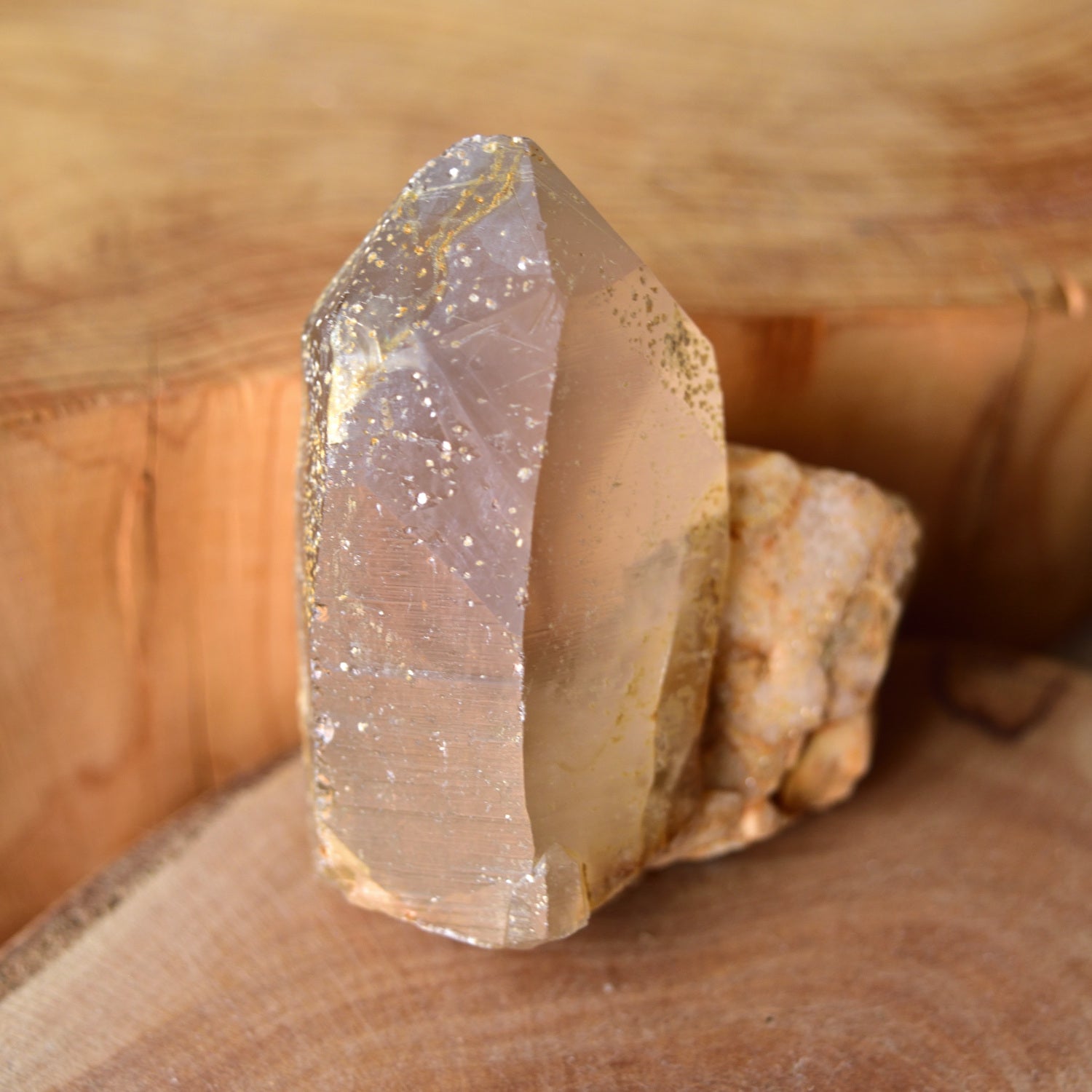 鹿川（ししかわ）煙水晶　スモーキークォーツ　ドフィーネ式双晶　イシス　産地証明書付　宮崎県鹿川産　41g
