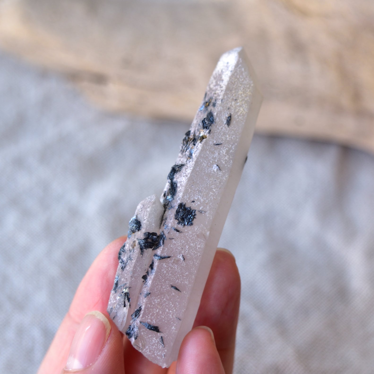 カルサイト・イン・クォーツ　ヘマタイト　Protective Channeling Wand　内モンゴル産　40g