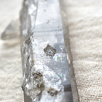 チベタン・クォーツ　両剣水晶　シンギングクリスタル　ファントム　”陰陽”　チベット産　147g