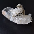 Takachiho Iwato Quartz Cluster - Penetrated - Bridge - Chlorite in Quartz - Bent Quartz - with Certificate of Origin - Takachiho Town, Miyazaki Prefecture in Japan 73.5g