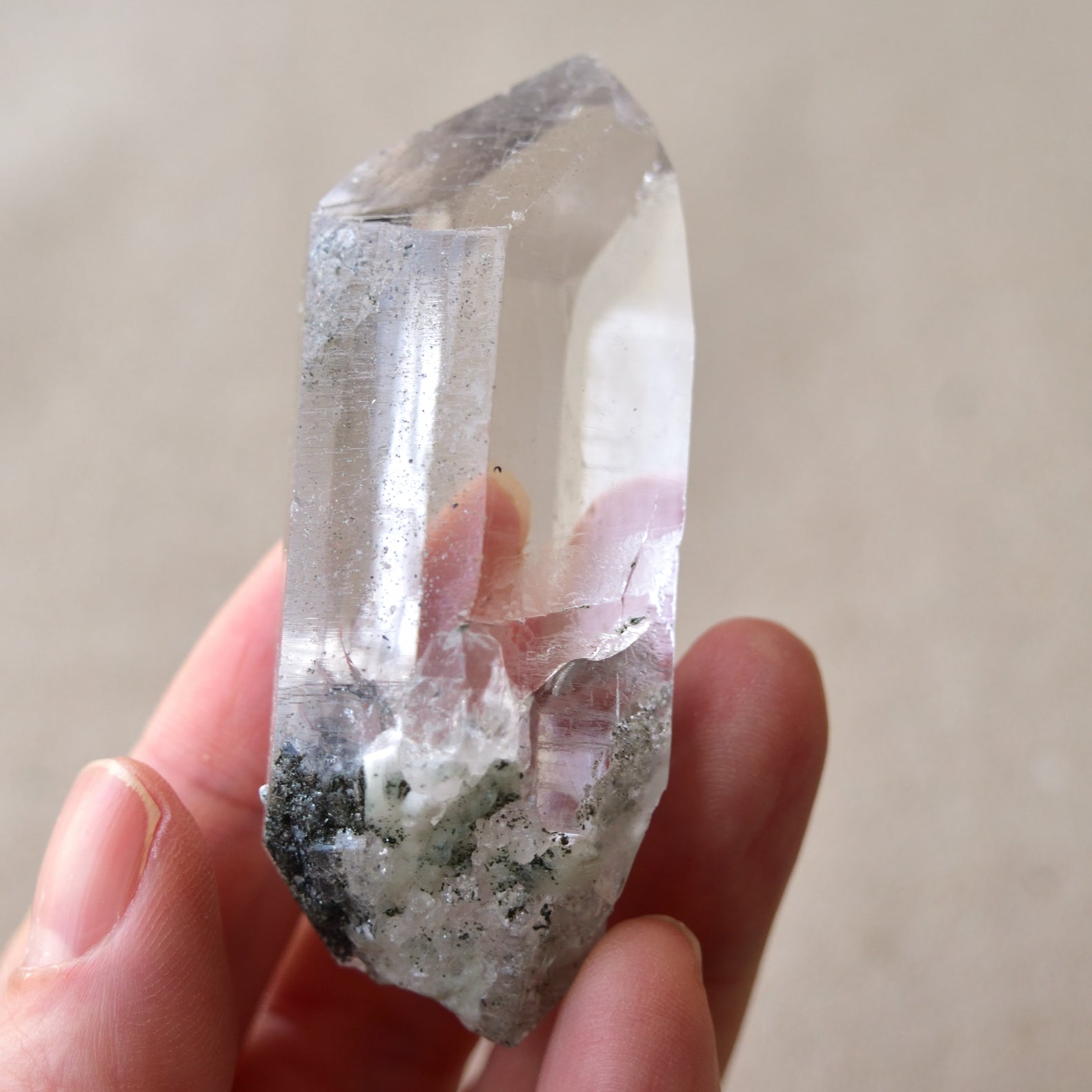 ヒマラヤ水晶　クローライト　両剣水晶　双晶　パキスタン・スカルドゥ産　57g