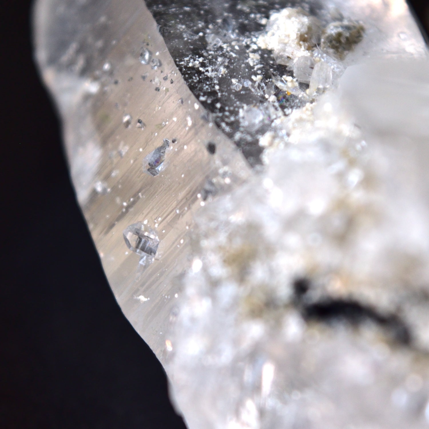 Takachiho Iwato Quartz Cluster - Penetrated - Bridge - Chlorite in Quartz - Bent Quartz - with Certificate of Origin - Takachiho Town, Miyazaki Prefecture in Japan 73.5g