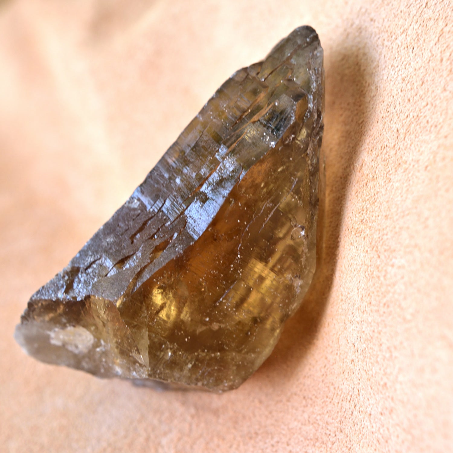 スモーキー・シトリン　Surubim Quartz　セルフヒールド　大地の癒し　ブラジル・ミナスジェライス州産　360g